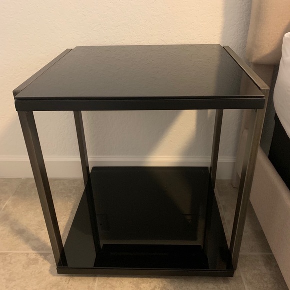 COFFEE TABLE SET (Rollynx Ashley Furniture) - Picture 7 of 8